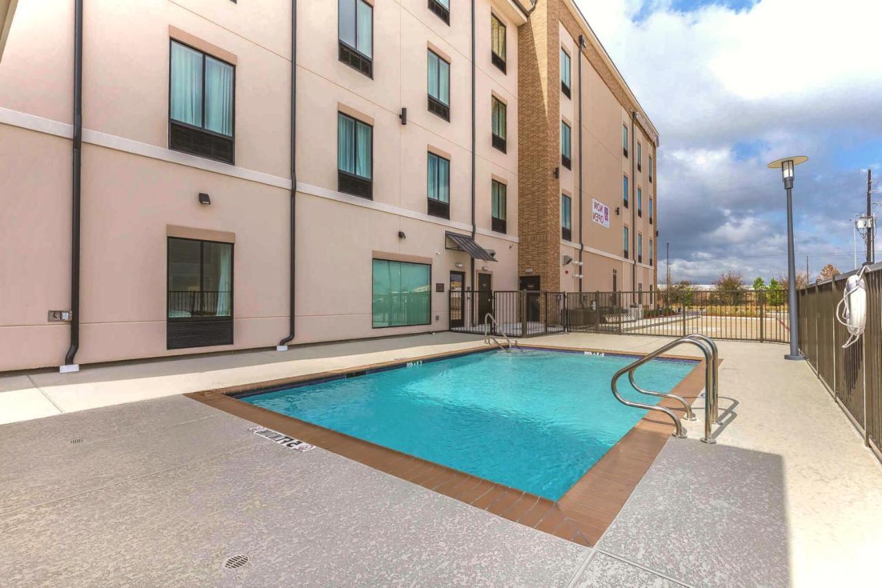 Comfort Suites Near Sam Houston Race Park Jersey Village Exterior photo